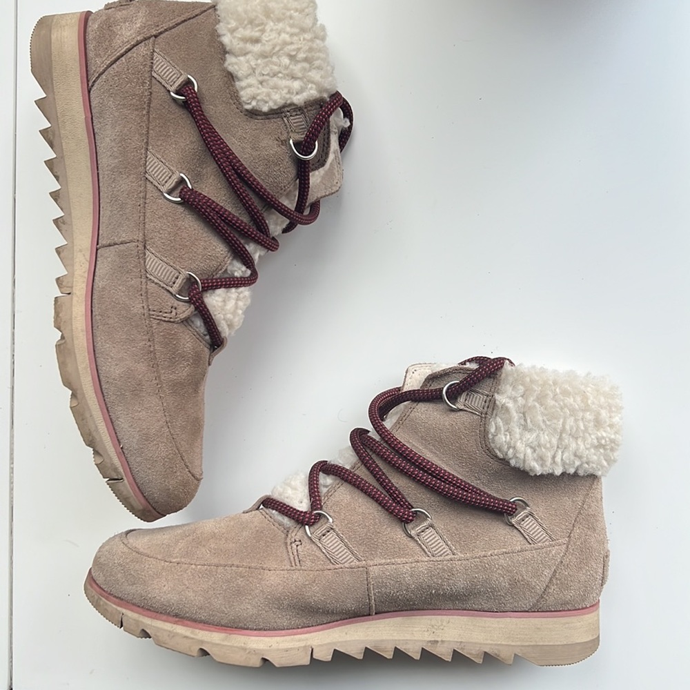 Sorel Harlow Laced Fleece-Lined Ankle Booties, Size 9